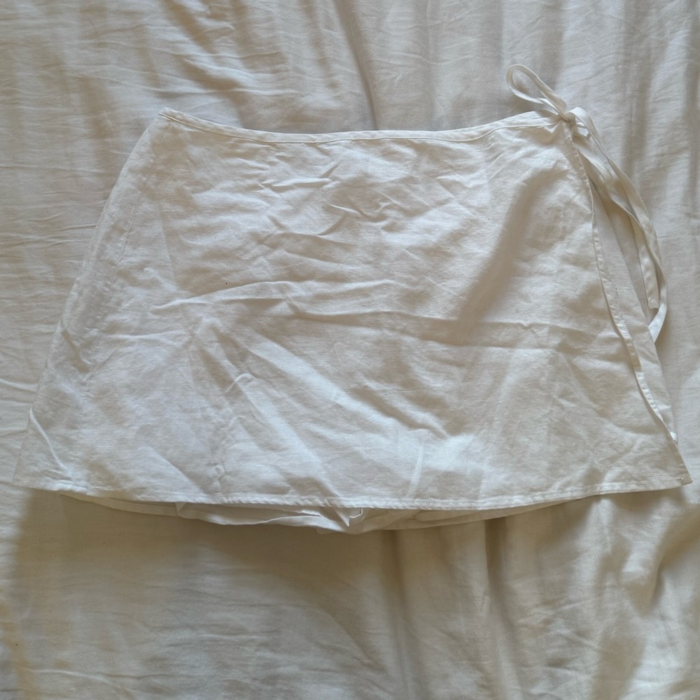 Aritzia Sunday Best White Linen Skort
